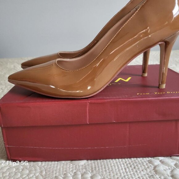 YDN Women's Chic Pointed Closed Toe Mid Heel Pumps - Picture 5 of 9